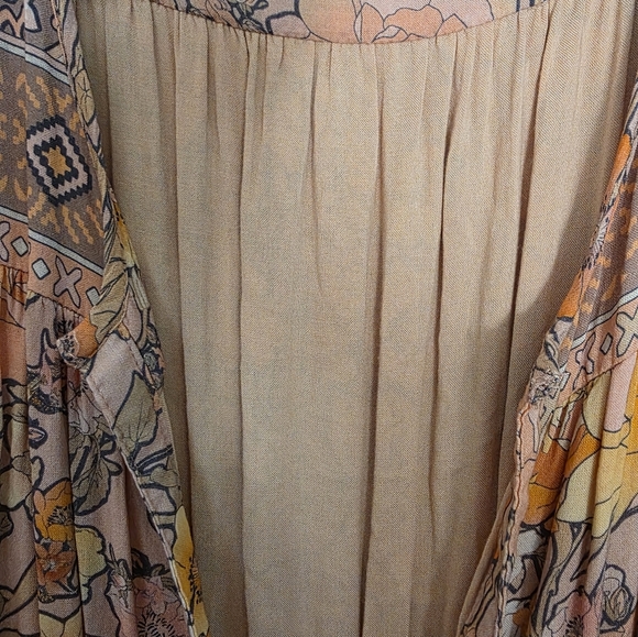 Spell Amethyst Flutter Sleeve Gown in Peach - Picture 4 of 8